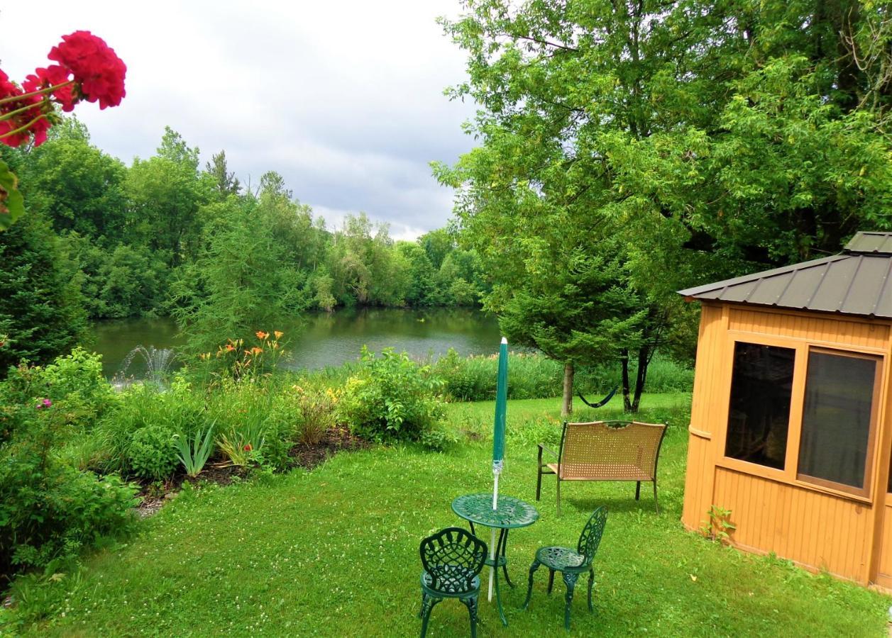 Motel Des Deux Lacs Waterloo Exteriér fotografie
