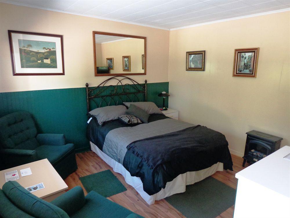 Motel Des Deux Lacs Waterloo Exteriér fotografie