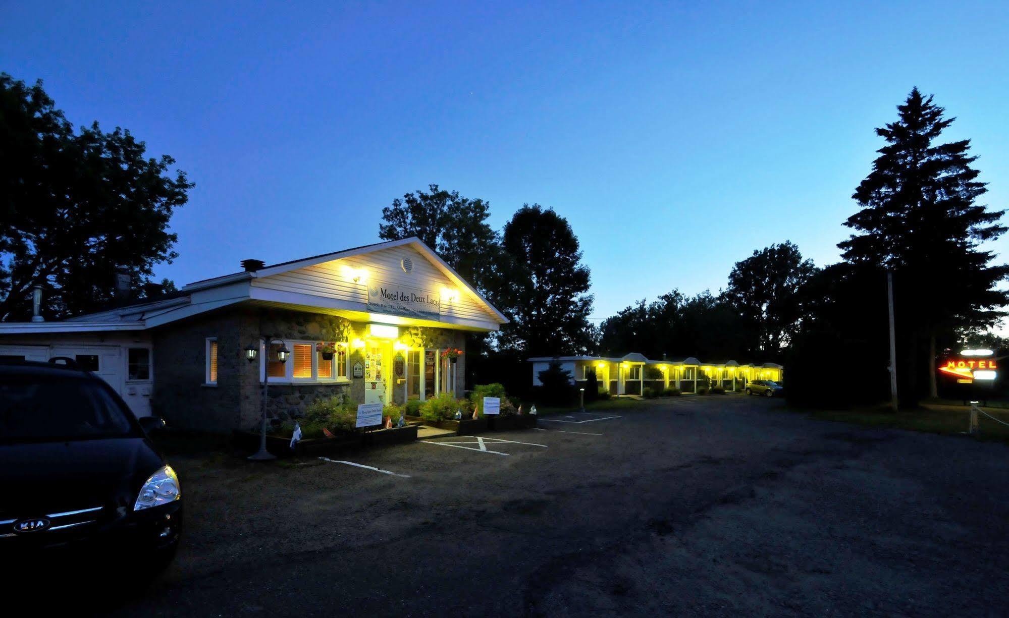 Motel Des Deux Lacs Waterloo Exteriér fotografie